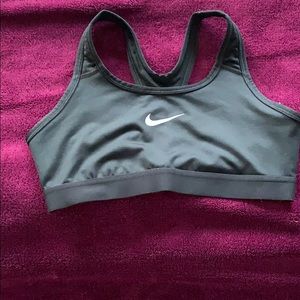 Black nike sports bra